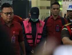 Kejagung Tahan Tersangka ASB Dalam Perkara Korupsi Impor Gula