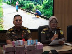 KEJATI SUMSEL TETAPKAN 3 (TIGA) TERSANGKA DALAM PERKARA GRATIFIKASI/PENYUAPAN PADA DINAS PUPR KAB. BANYUASIN